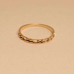 Stone and Strand 10k Solid Gold Figaro Chain Link Ring